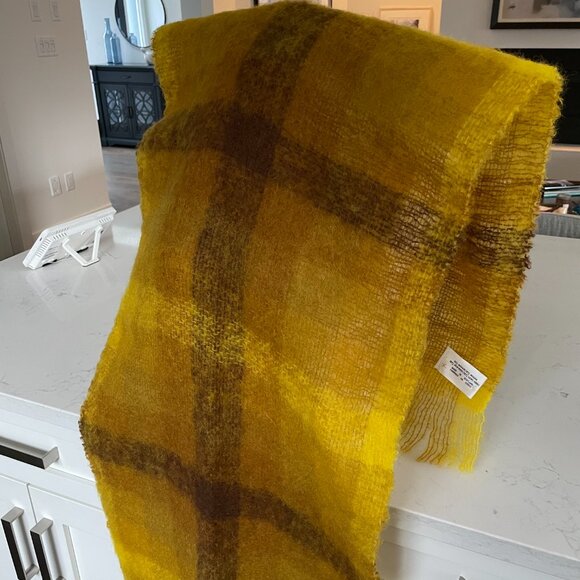 Vintage Made in Scotland Mohair & New Wool Fringed Plaid Wrap/Scarf Gold Brown - Picture 3 of 10